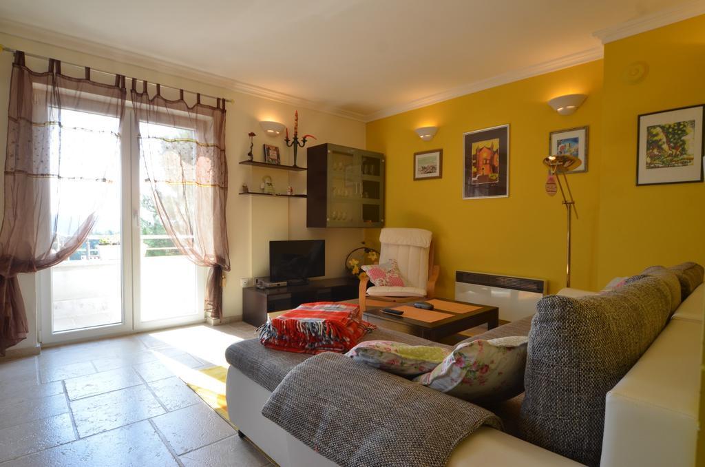 Apartment Kare Rovigno Esterno foto
