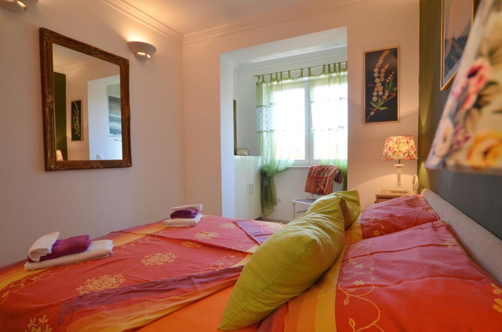 Apartment Kare Rovigno Esterno foto
