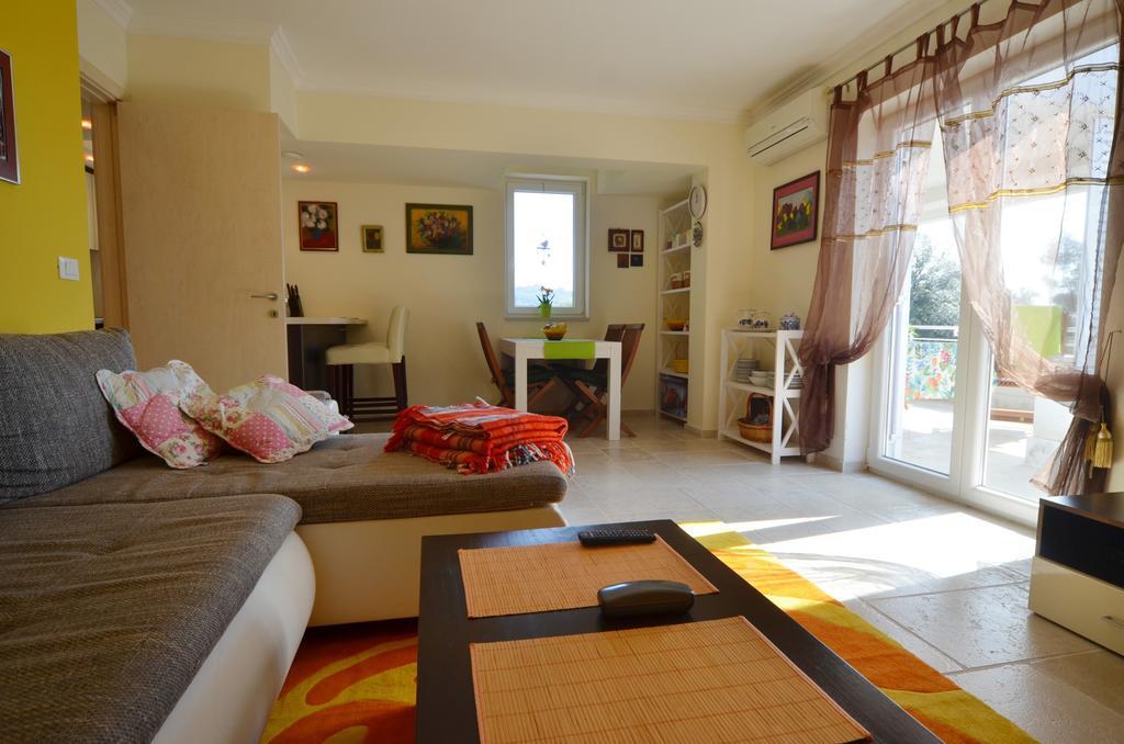 Apartment Kare Rovigno Esterno foto